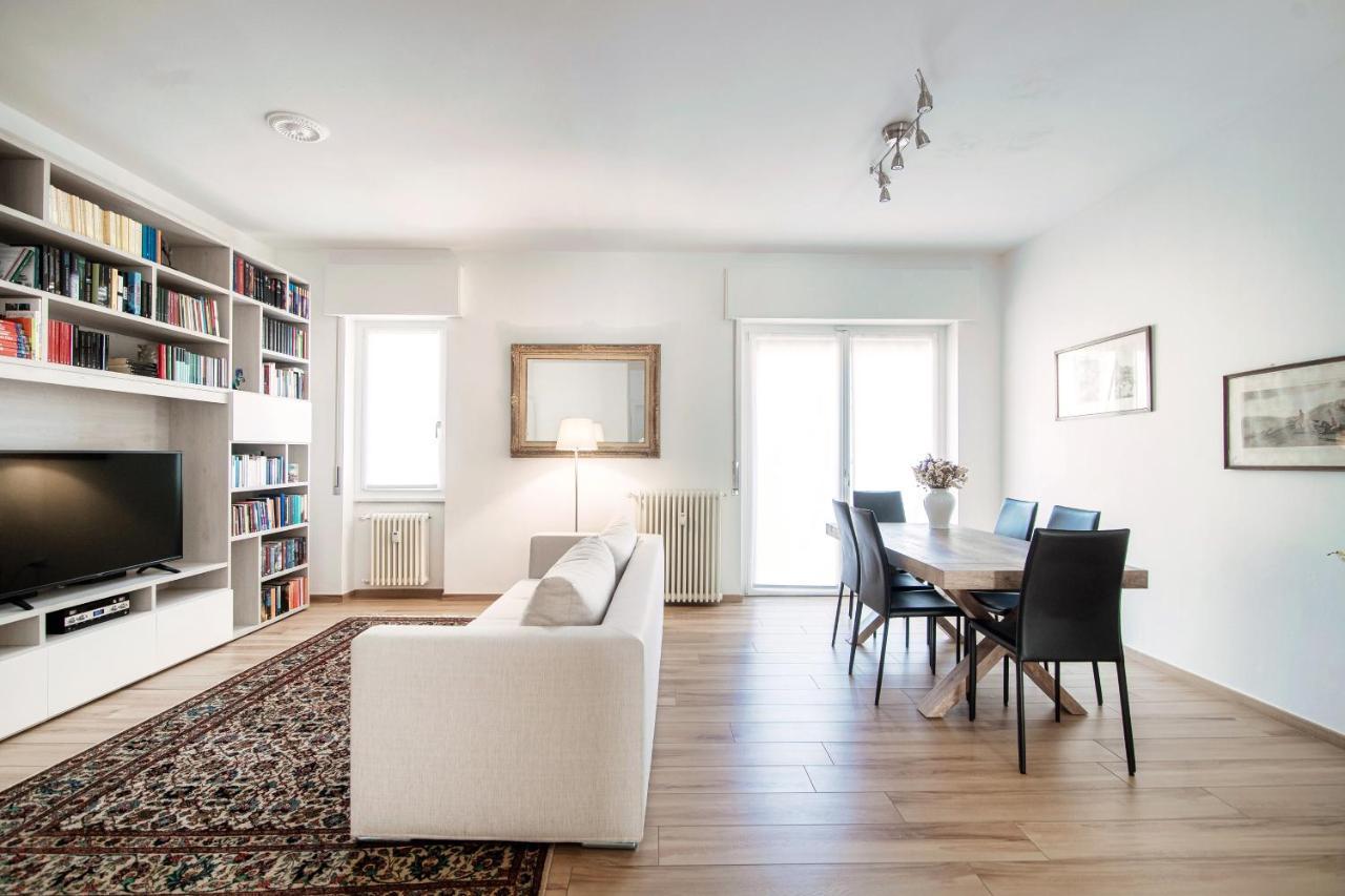 Piazza Roma - The House Of Travelers Apartment Como Exterior photo