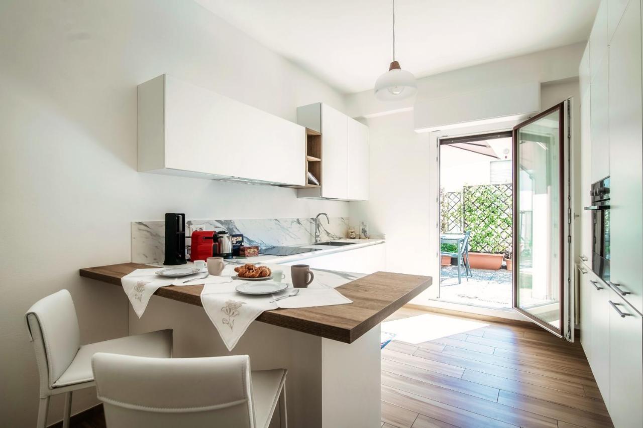 Piazza Roma - The House Of Travelers Apartment Como Exterior photo