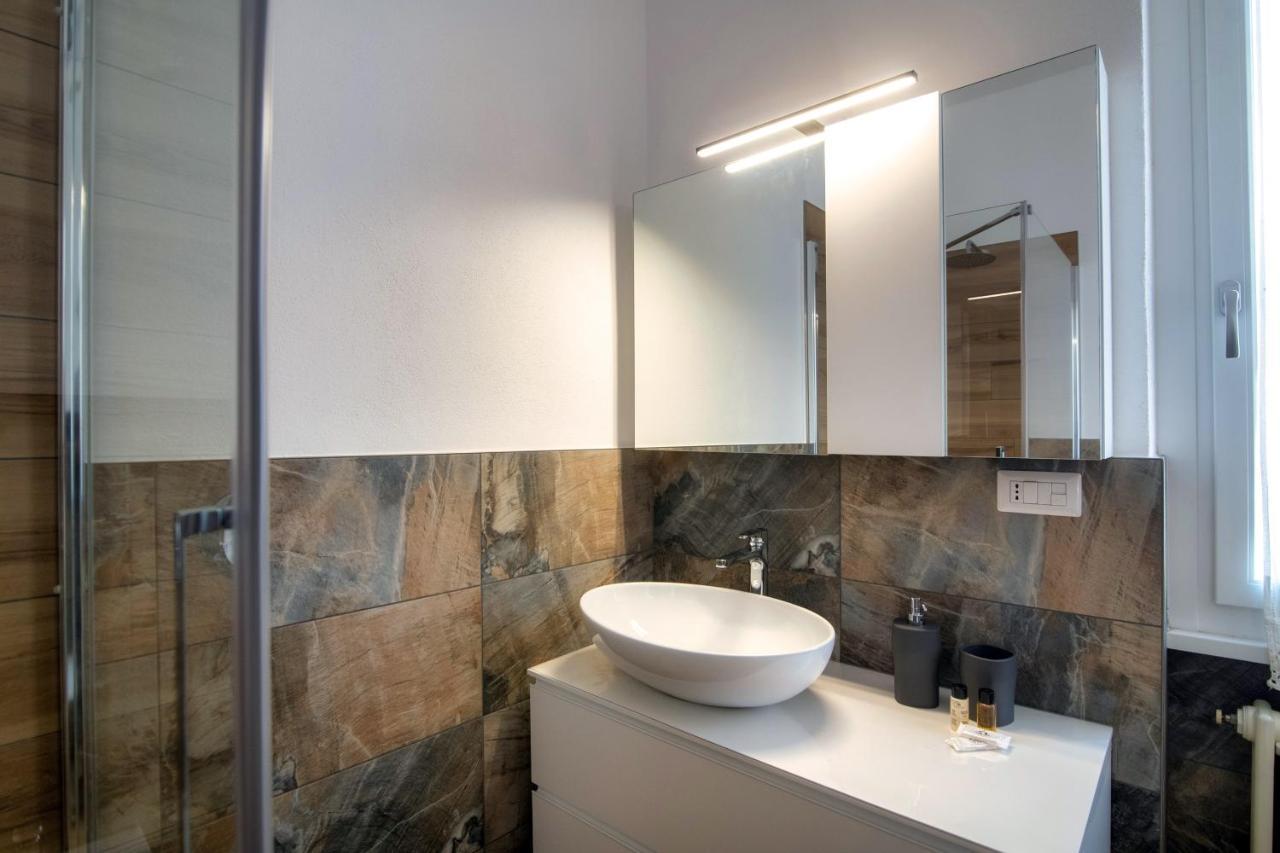 Piazza Roma - The House Of Travelers Apartment Como Exterior photo
