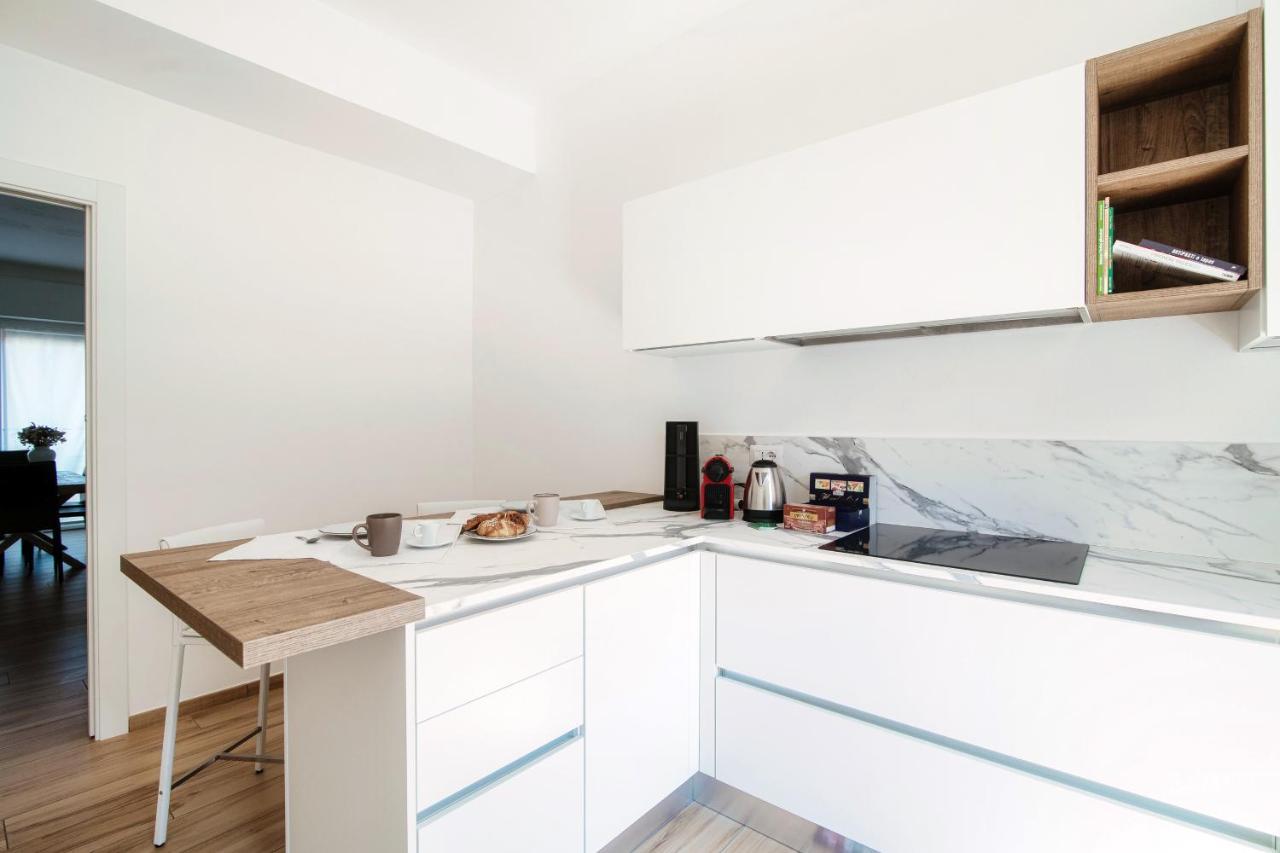 Piazza Roma - The House Of Travelers Apartment Como Exterior photo