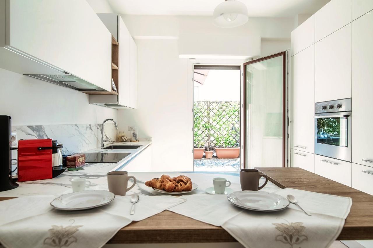 Piazza Roma - The House Of Travelers Apartment Como Exterior photo