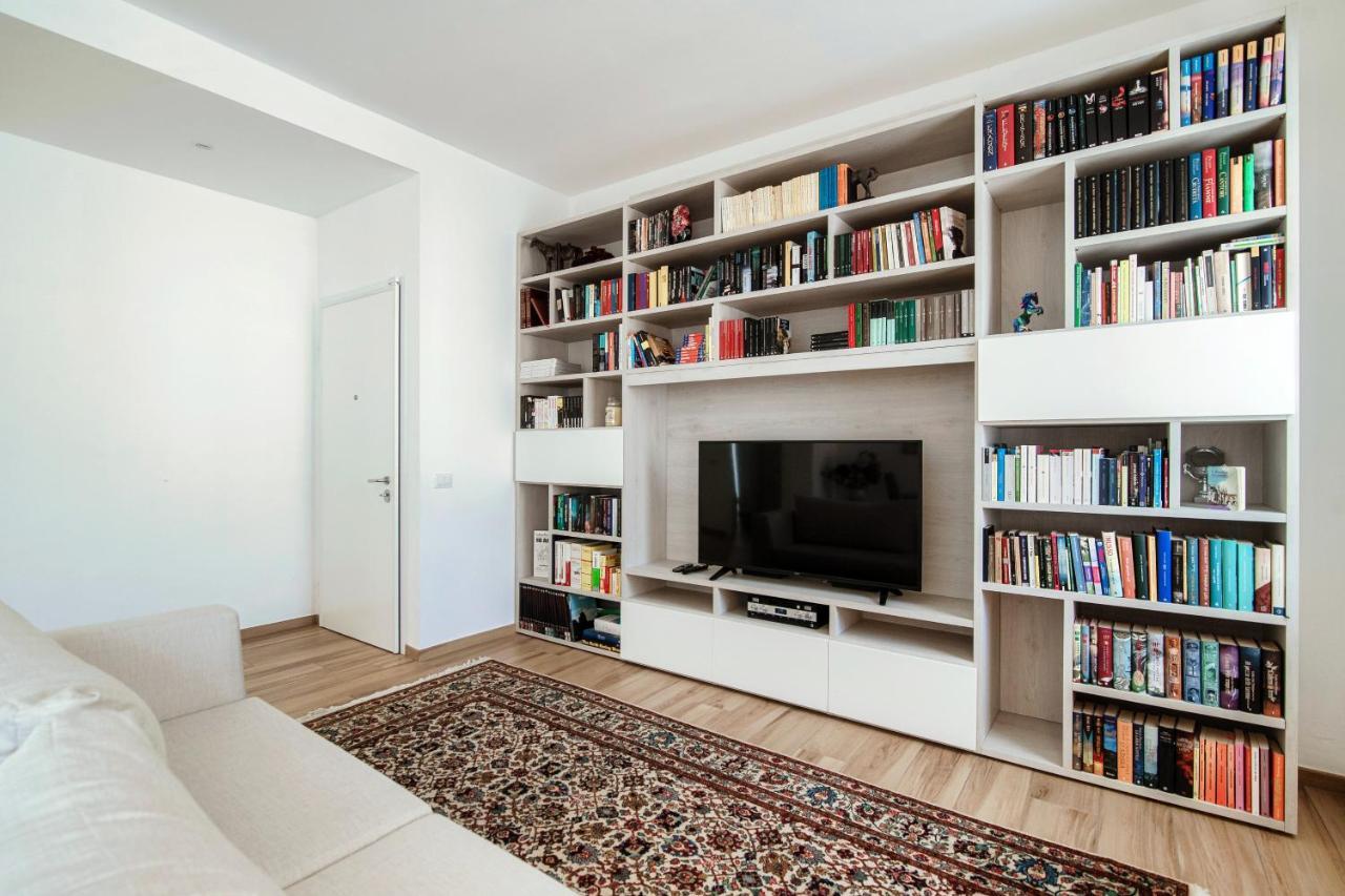 Piazza Roma - The House Of Travelers Apartment Como Exterior photo